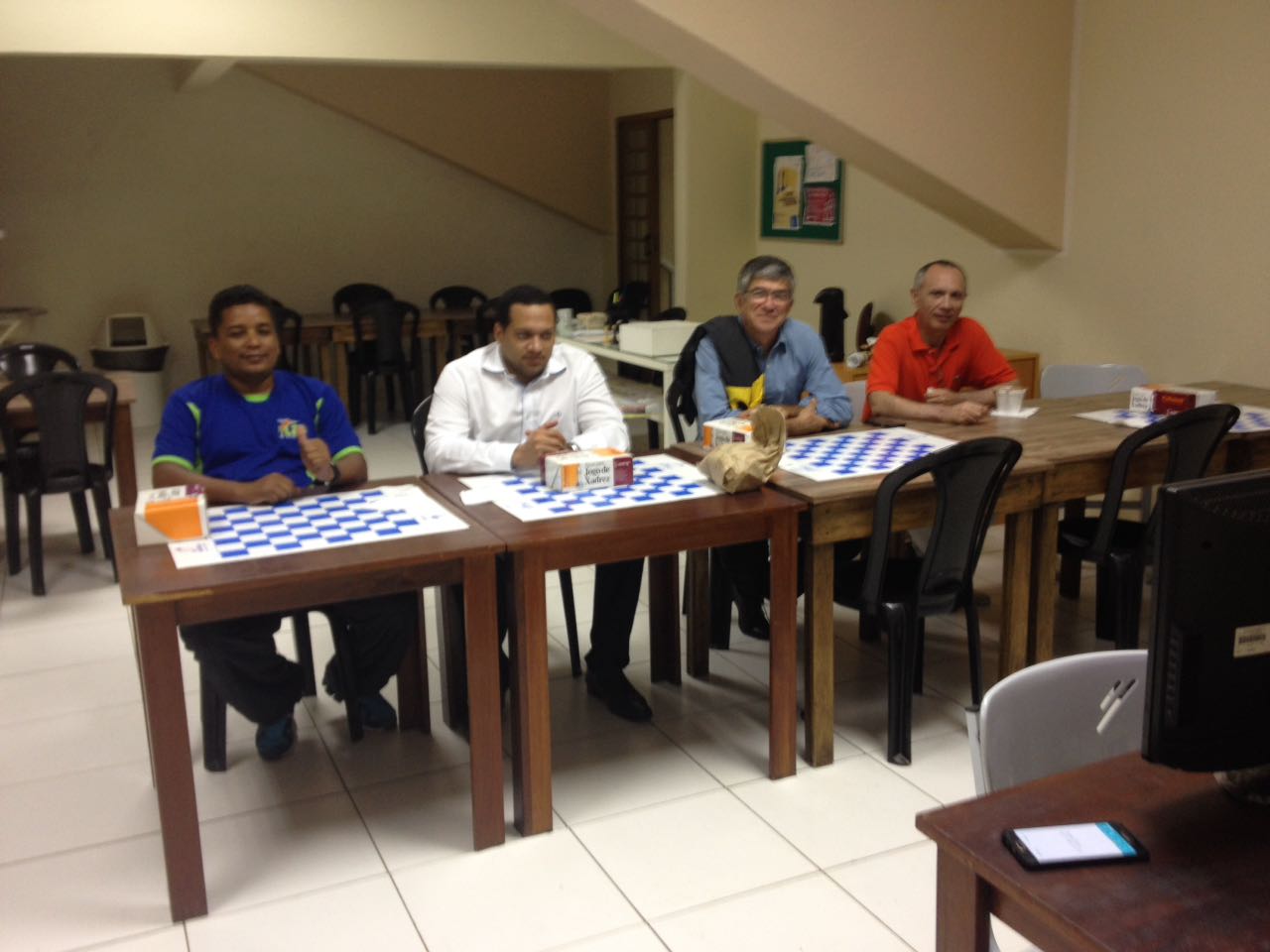 Foto de enxadristas presentes no encontro.