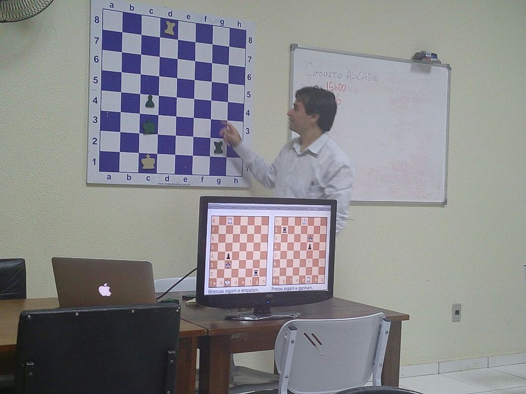 Foto do palestrante do encontro - Francisco Edmundo de Andrade.