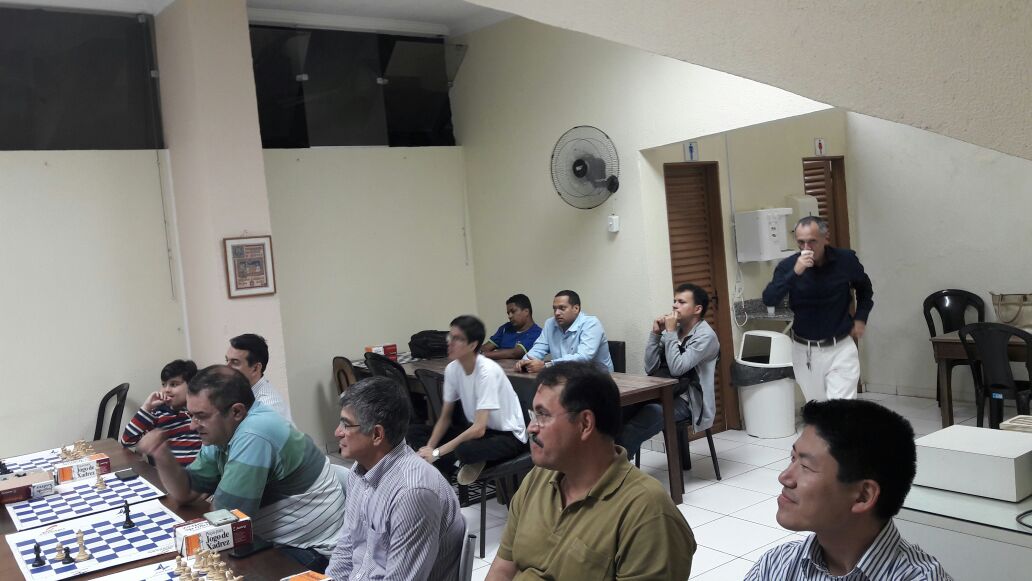 Foto de enxadristas presentes no encontro.