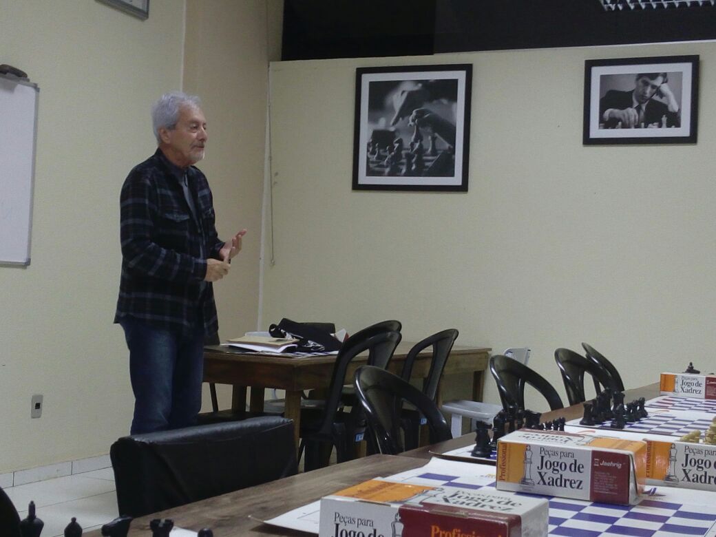 Foto do palestrante do encontro - Lincoln Lucena.