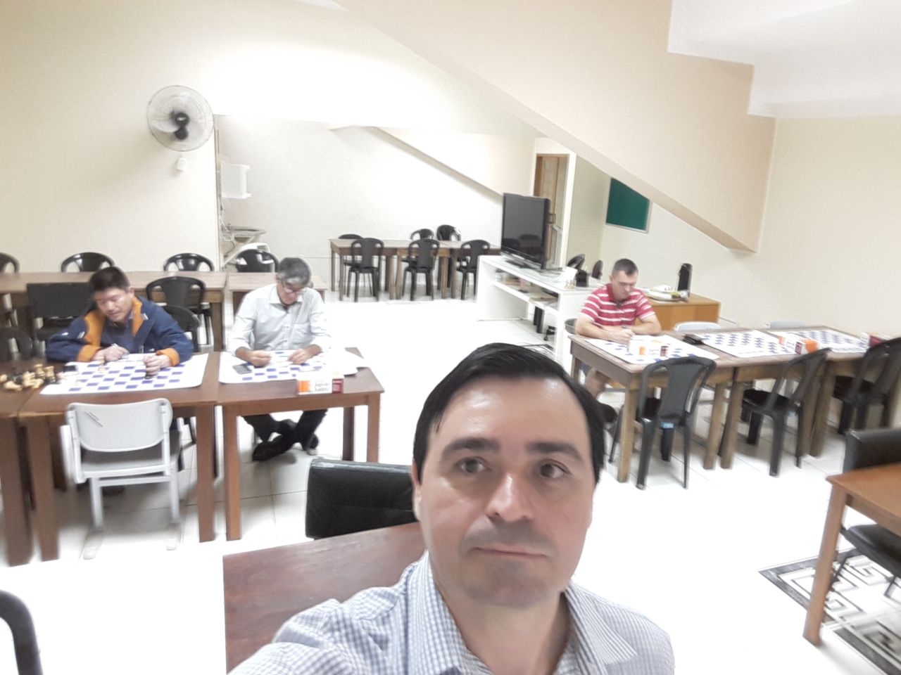 Foto de enxadristas presentes no encontro.