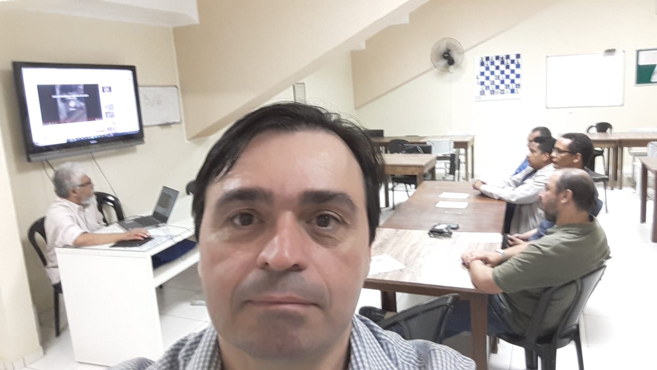 Foto de enxadristas presentes no encontro.