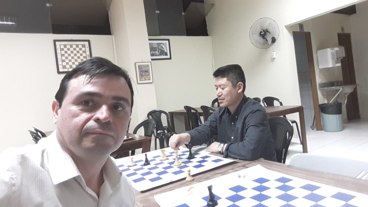 Foto de enxadristas presentes no encontro.